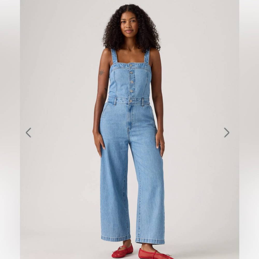 Levi’s women’s Drea jumpsuit size M